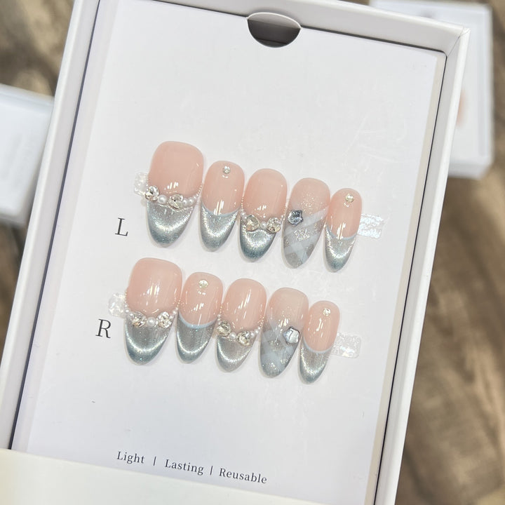 Elegant Reusable French Tip Press-On Nail Set Kalsten