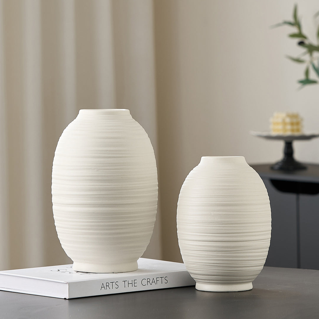 Decorative ceramic vase with artistic ribbed pattern Kalsten
