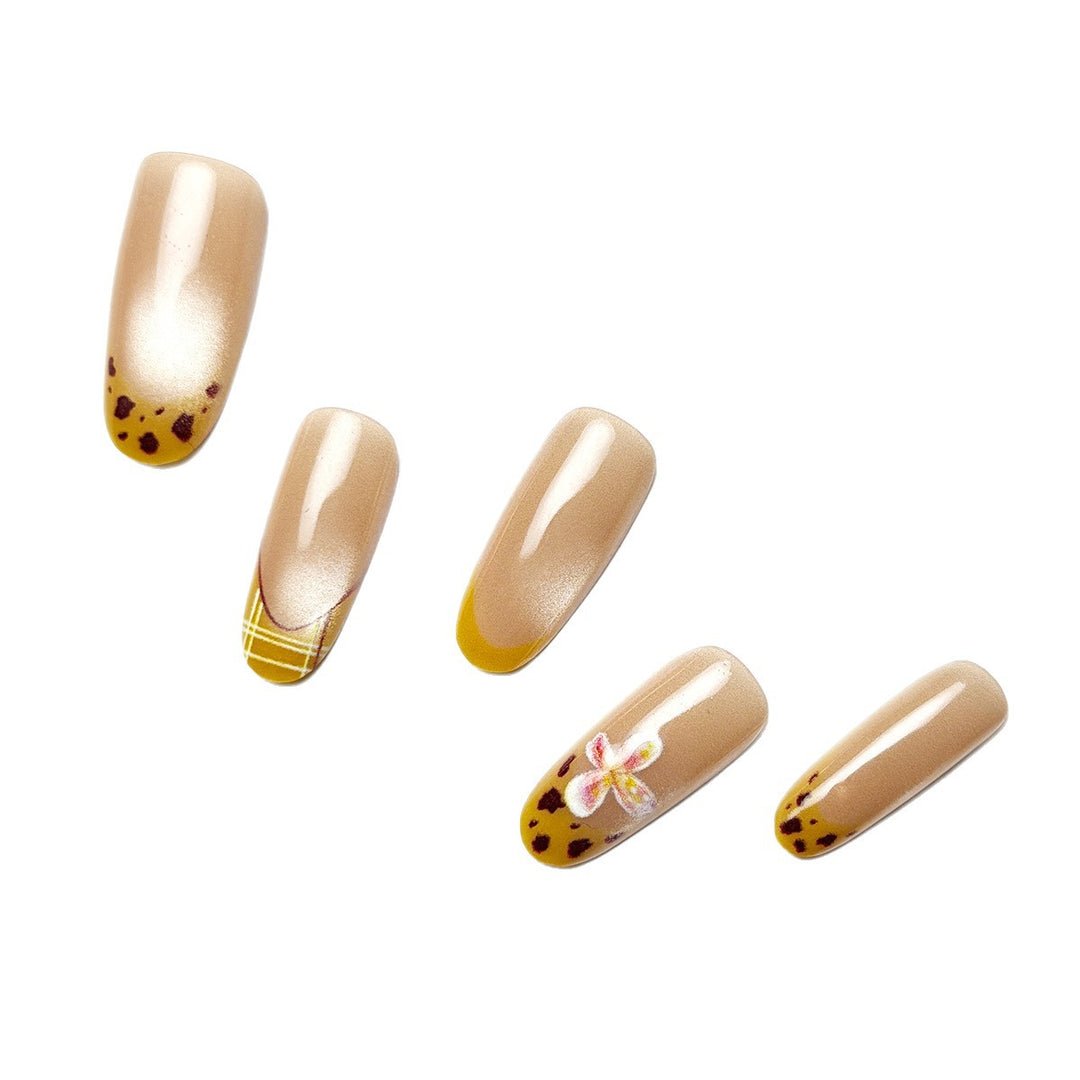 Decorative Press-On Nail Set Kalsten