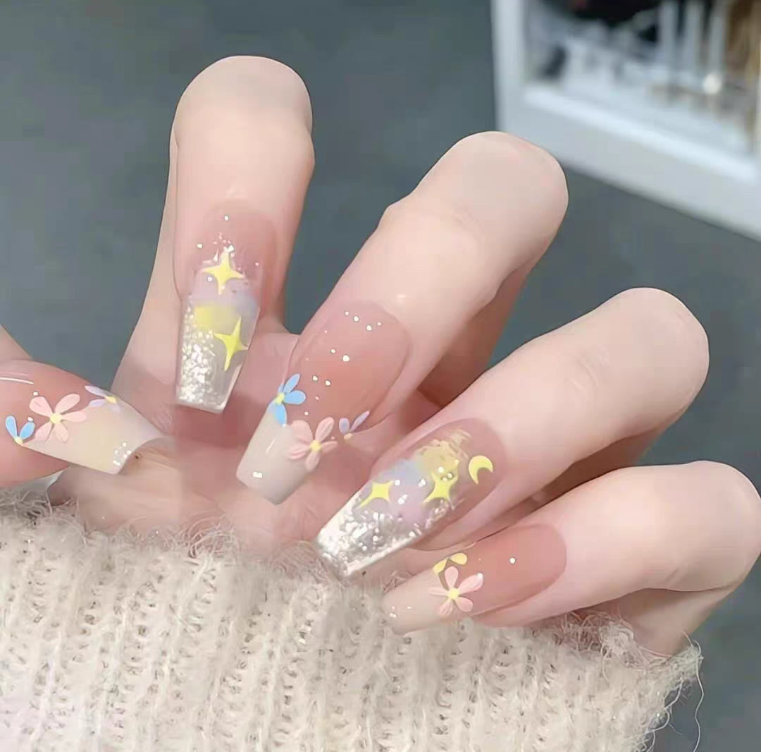 Artificial Nails in Stylish Ombre Design Kalsten