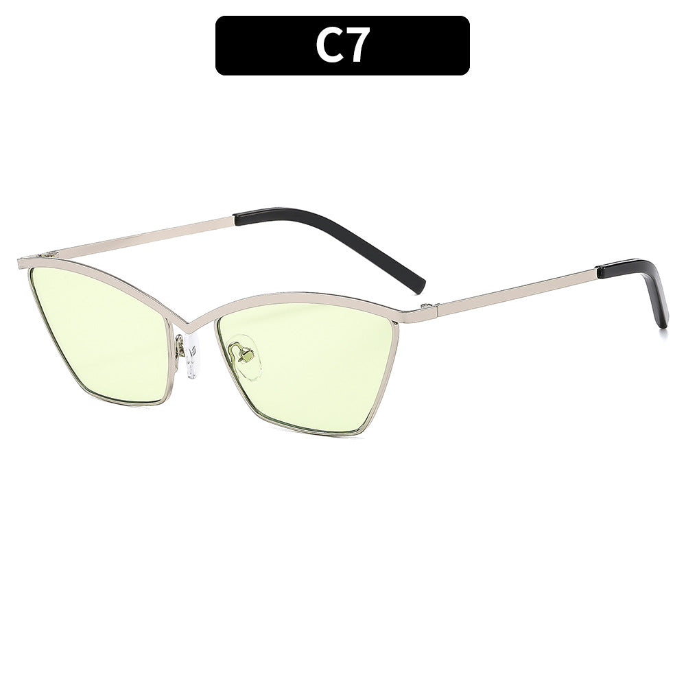 Stylish Angular Cat-Eye Sunglasses