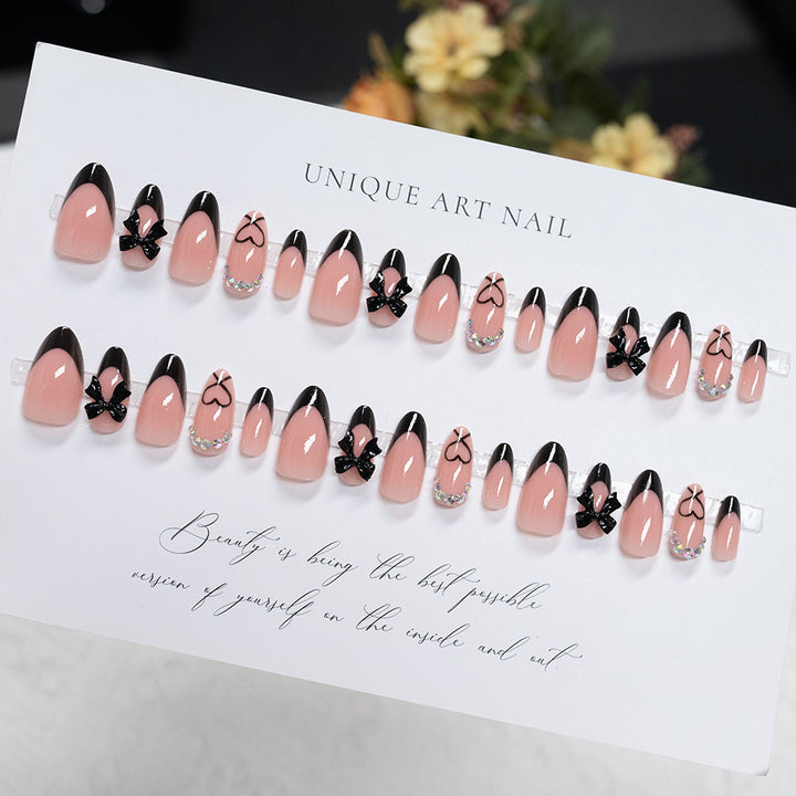 Glamorous Press-On Nail Art Set