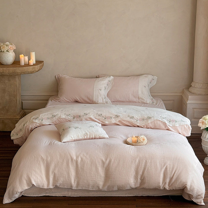 Bedding set made of washed linen with floral embroidery border