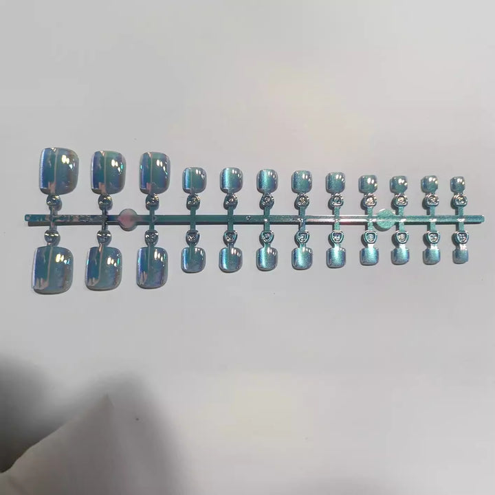Artistic Press-On Nail Set with Iridescent Finish Kalsten