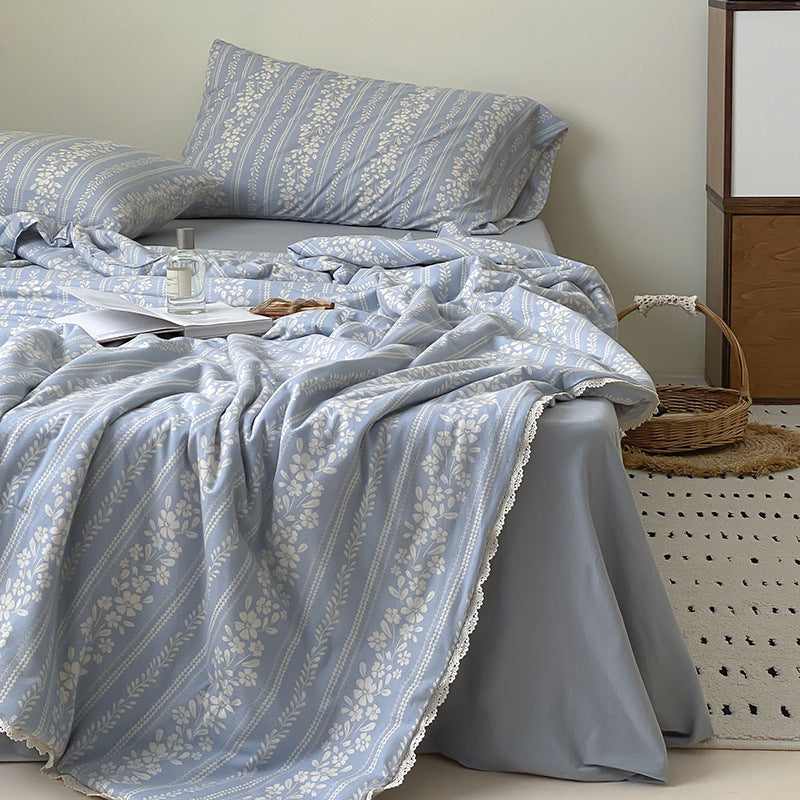 Light cotton gauze bedding set with fine stripe and floral pattern as well as lace edge