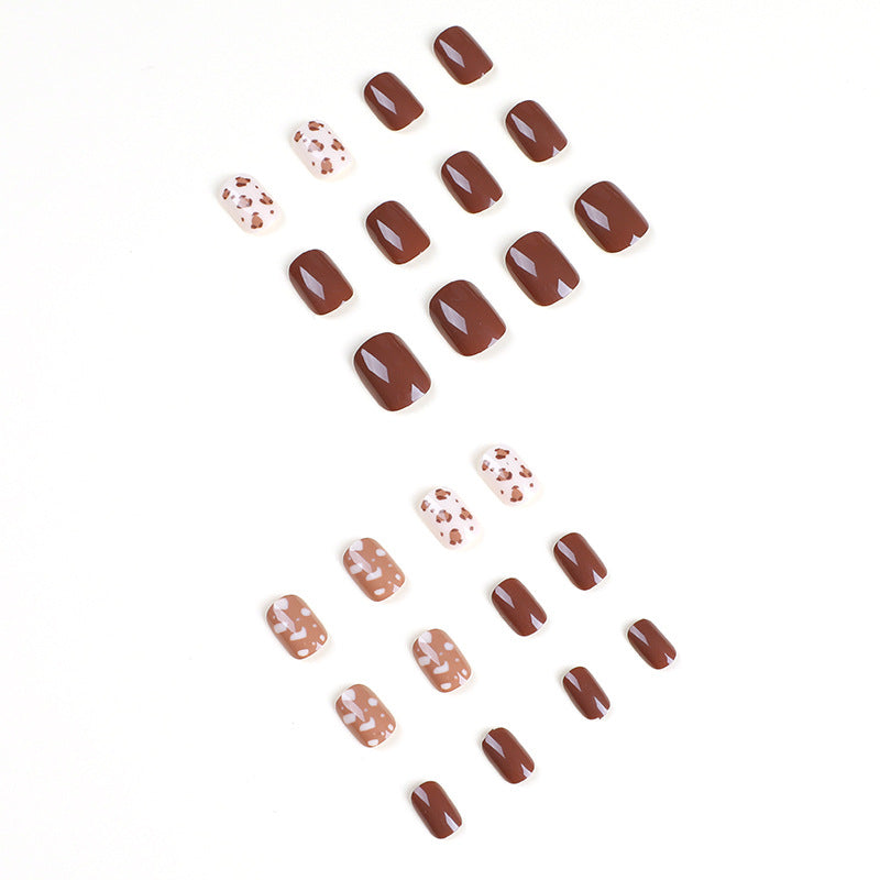 Creative nail art with geometric accents Kalsten