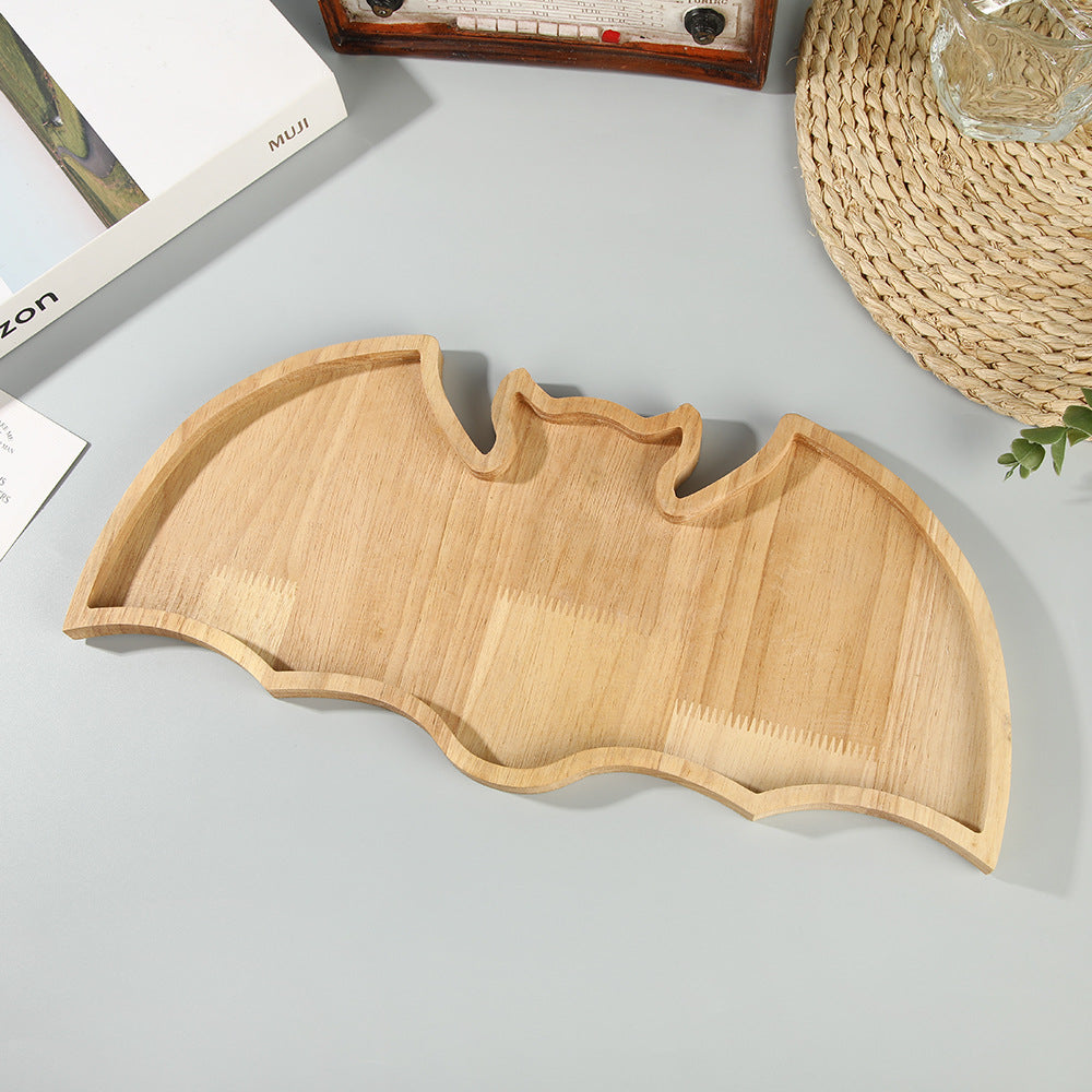 Christmas tree-shaped serving board made of solid wood with carved groove
