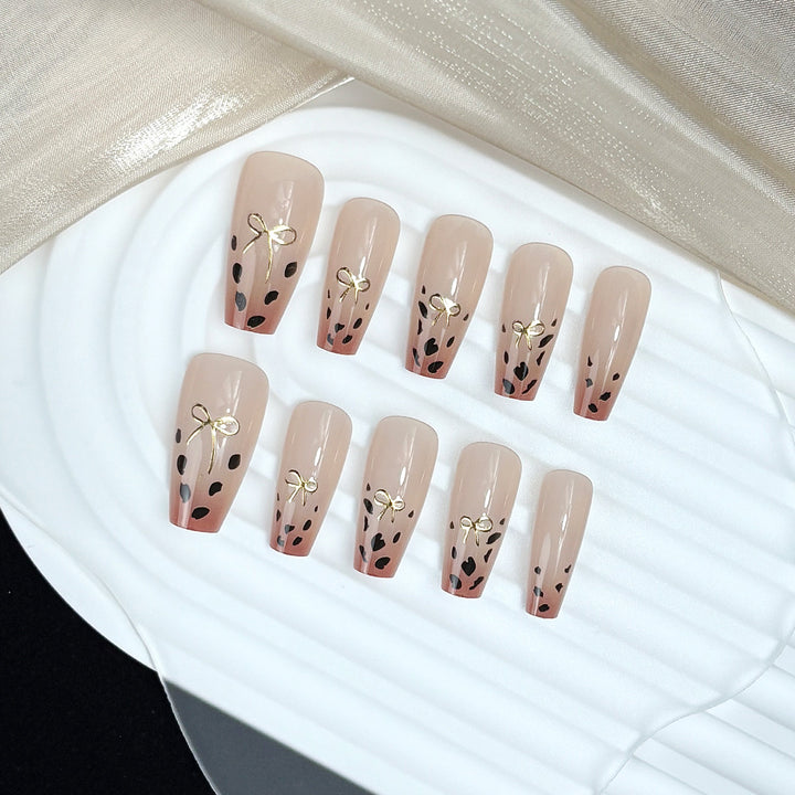 Press-On Nail Art Kalsten