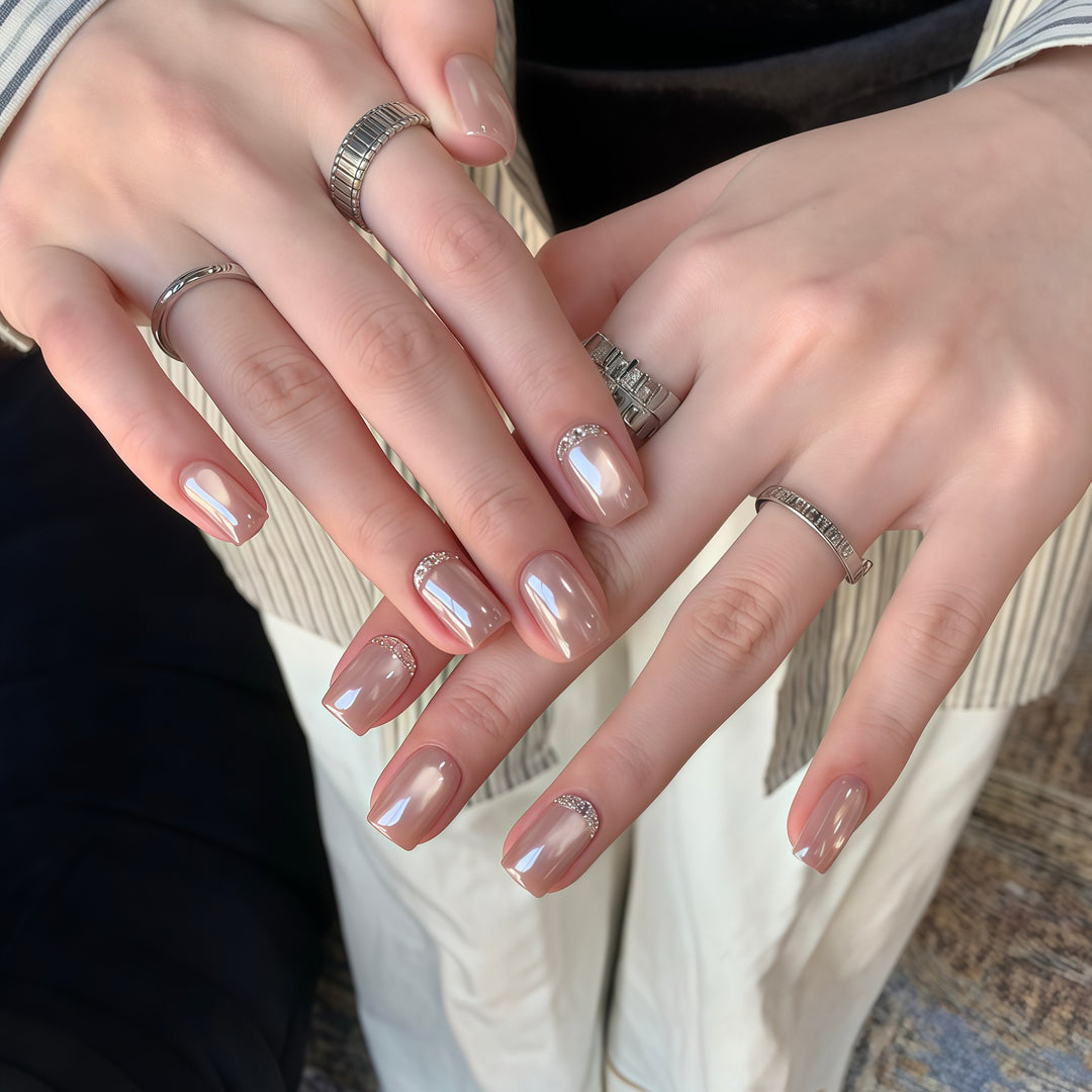 Artificials nails with precious shimmering accents Kalsten