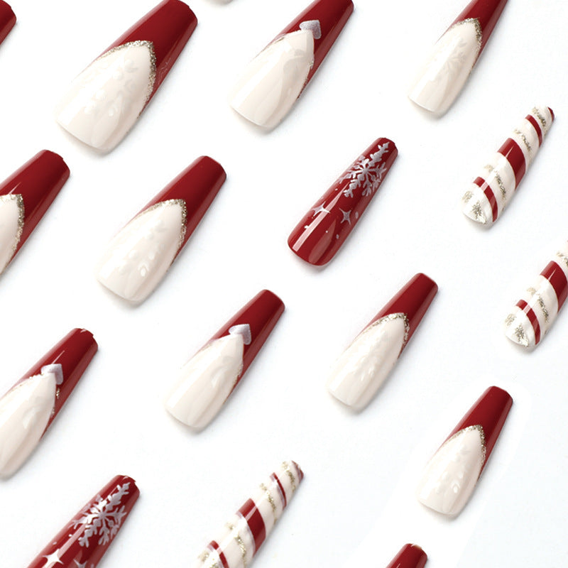 Artful Christmas nail art with festive patterns Kalsten