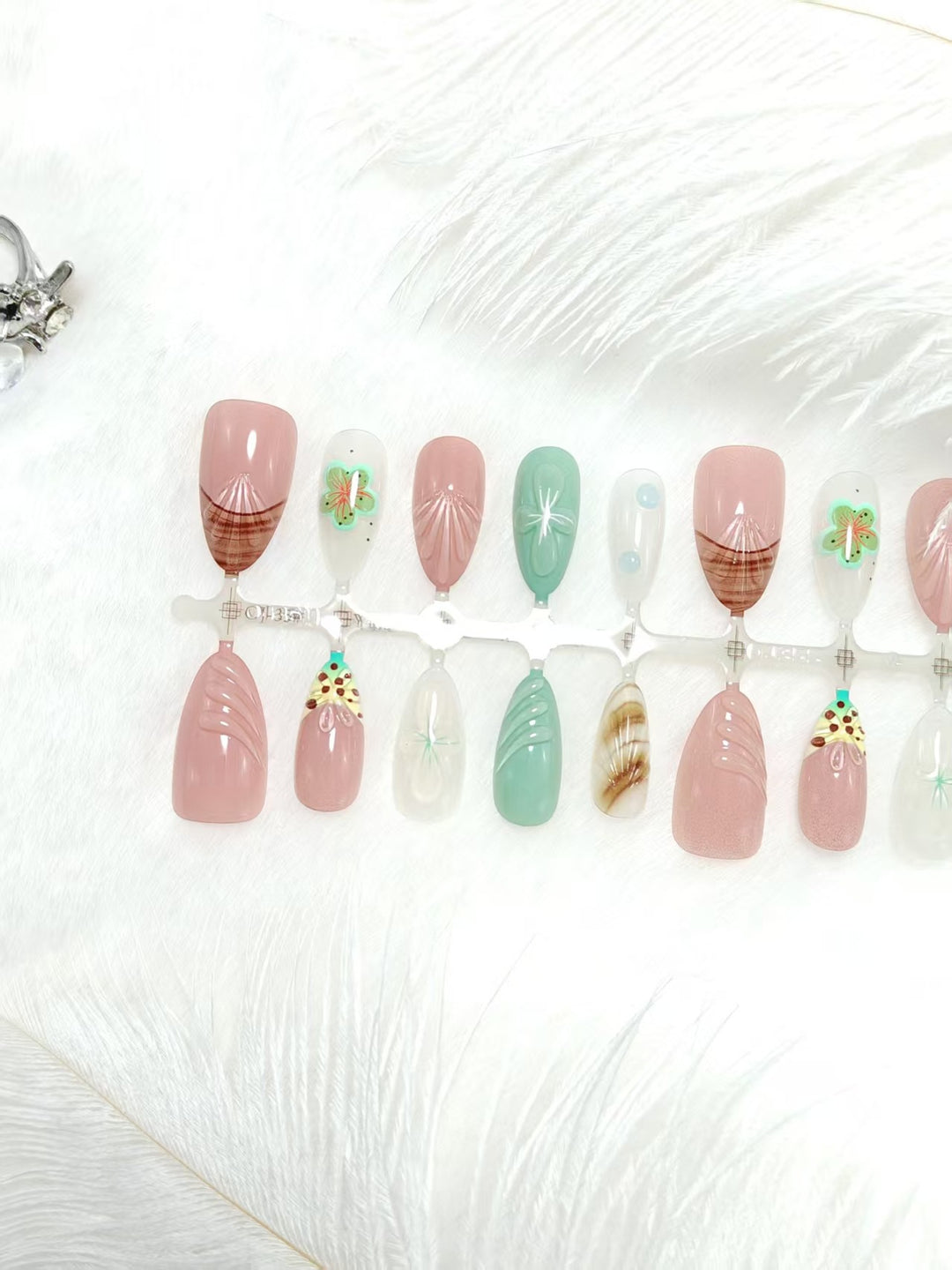 Artificial nails with elegant 3D flower and gradient design Kalsten