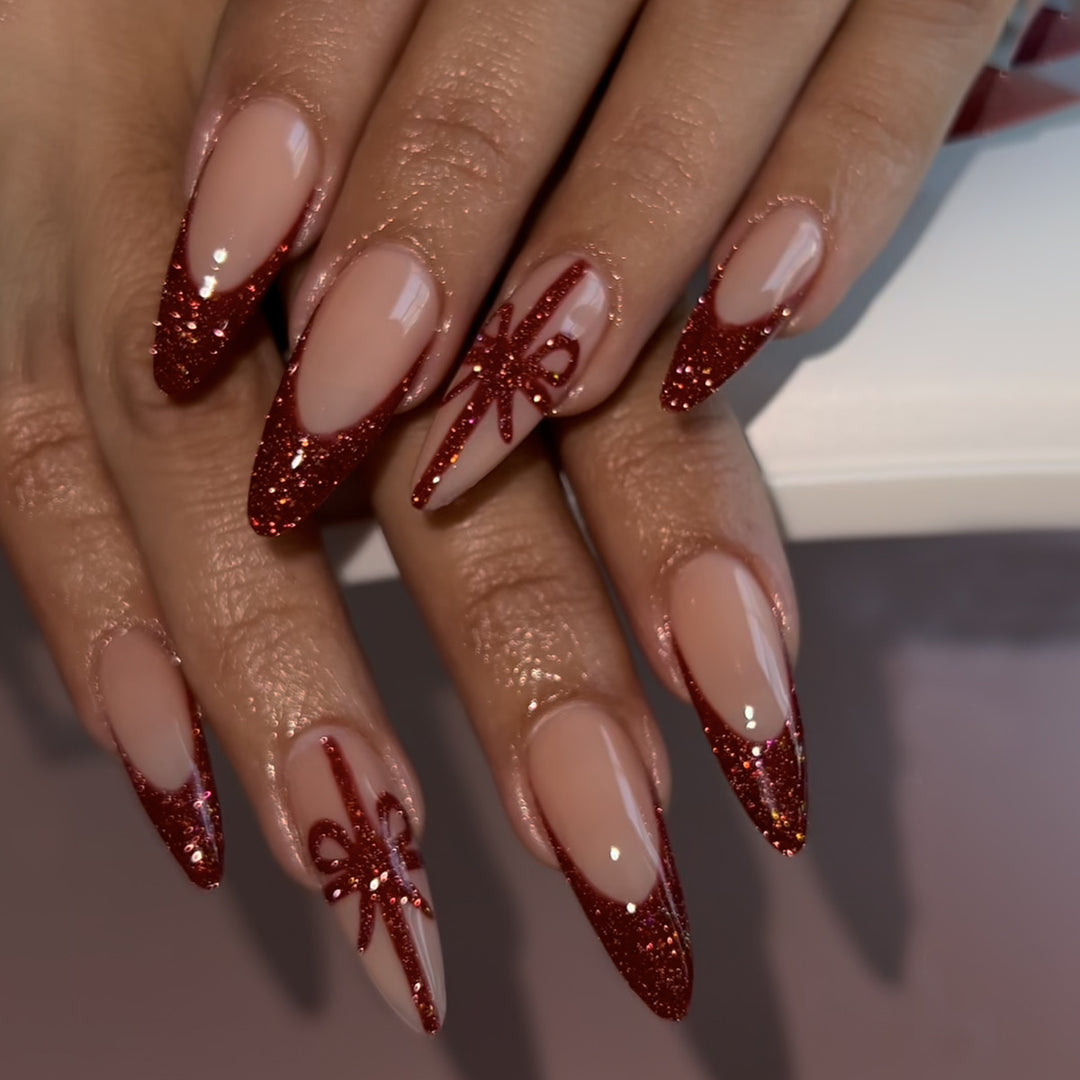 Glamorous and Glittering Artificial Nails Kalsten