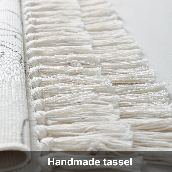 Decorative table runner made of cotton with botanical bird print and fringes Kalsten