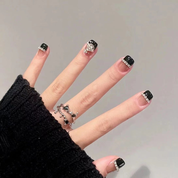 Glamorous nail art with rhinestone embellishments Kalsten