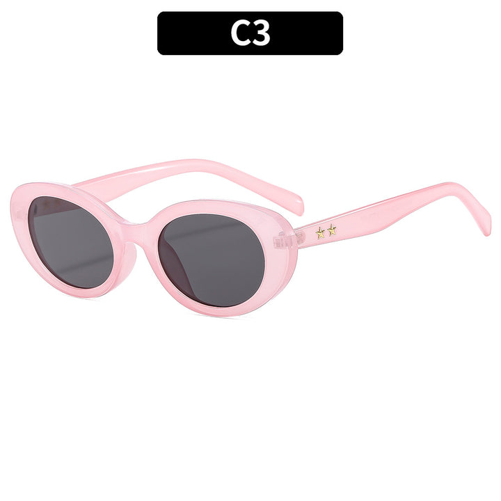 Retro-Inspired Elegant Sunglasses