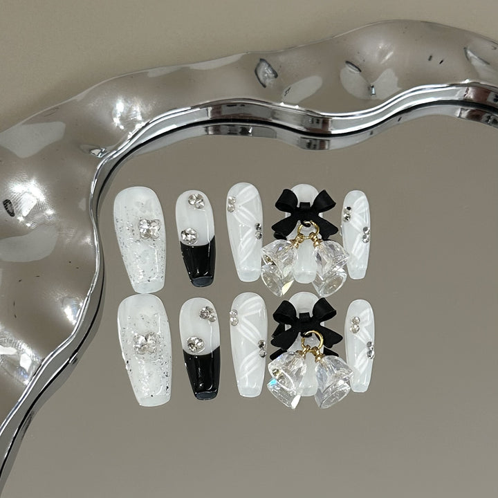 Elegant Rhinestone-Embellished Press-On Nail Art Set