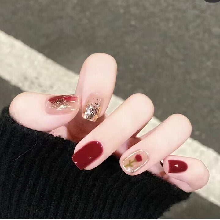 Decorative Press-On Nail Art Set with Glitter and Floral Accents Kalsten