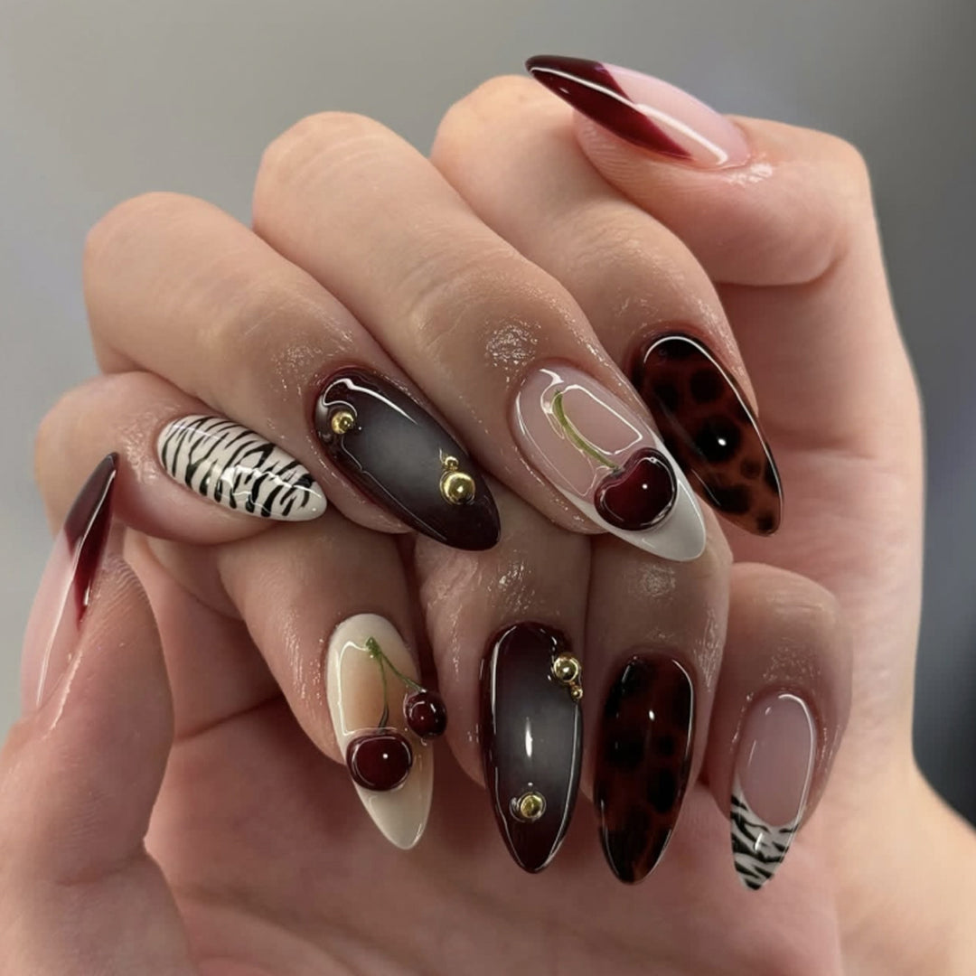 Elegant artificial nails with floral accents Kalsten