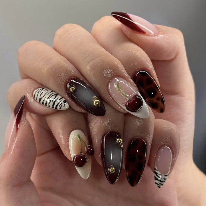 Elegant artificial nails with floral accents Kalsten