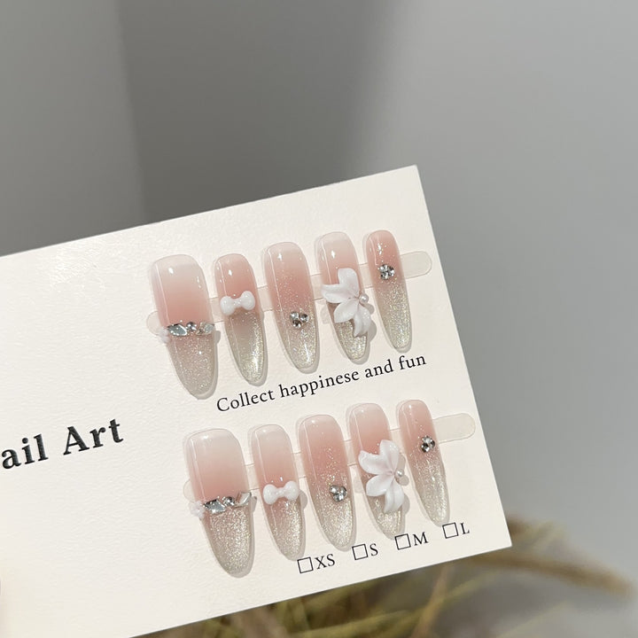 Glamorous Press-On Nail Art