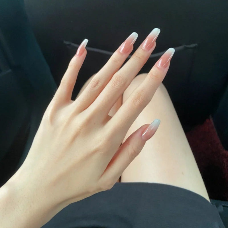 Elegant Nail Art Kalsten