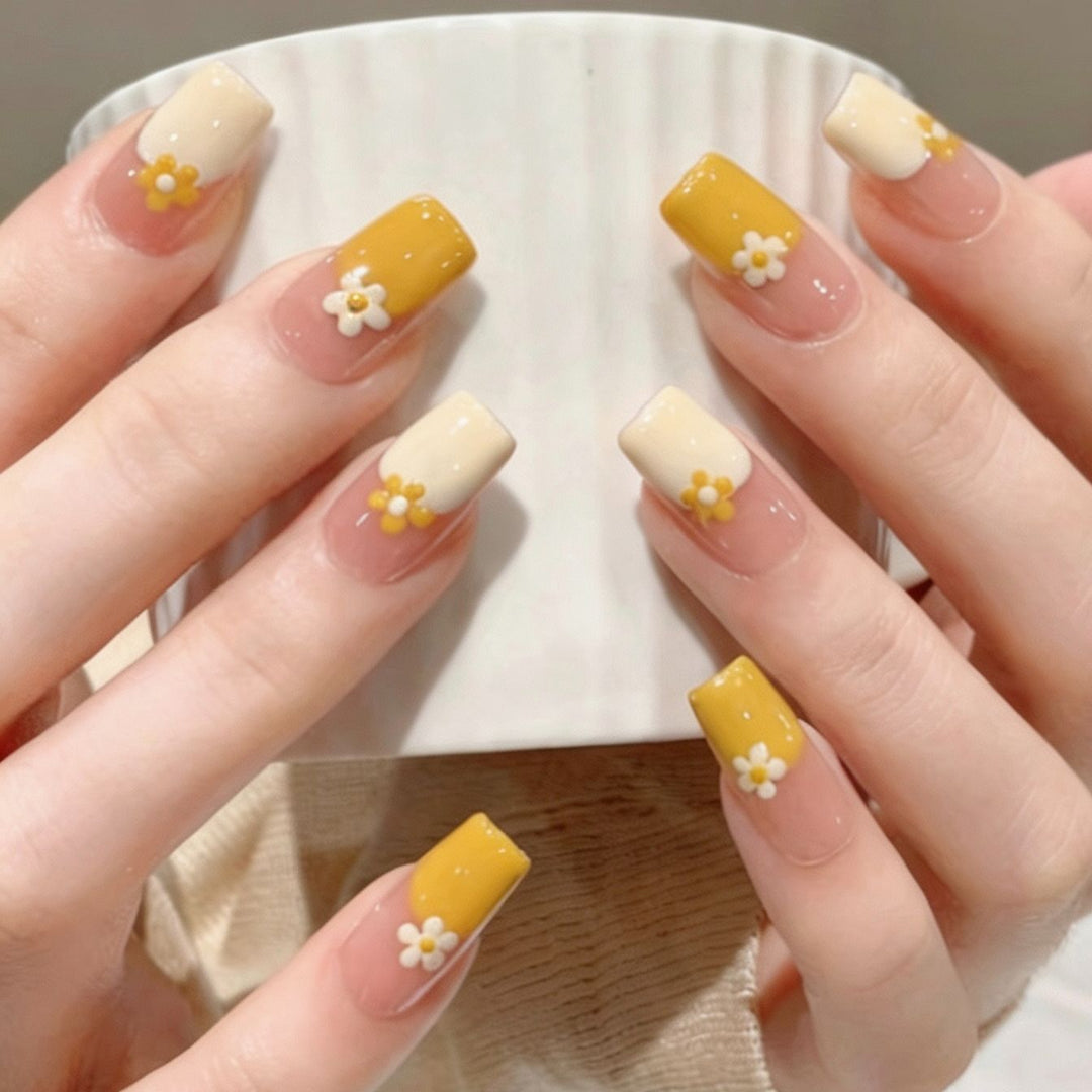 Whimsical Bear-Themed Press-On Nail Art Kit Kalsten