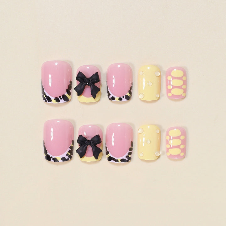 Creative Decorative Press-On Nail Set Kalsten