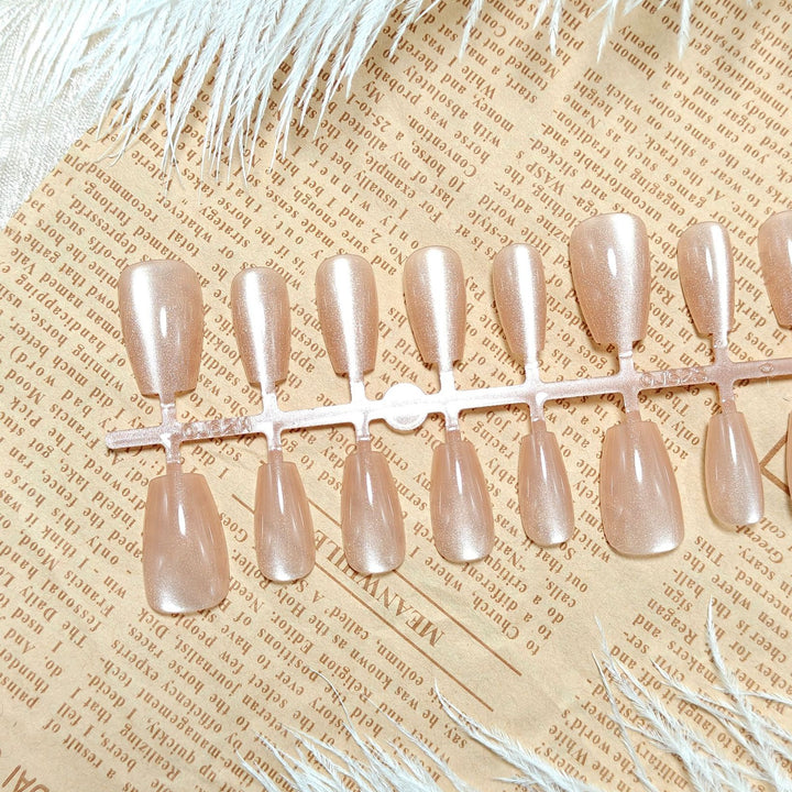 High-Quality Artificial Nails in Timeless Nude Look Kalsten
