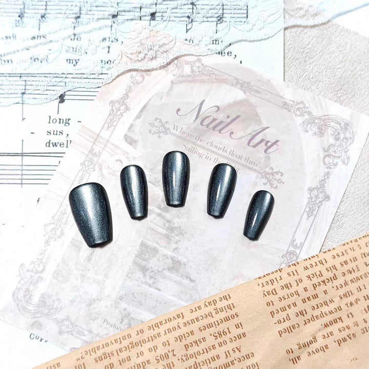 Artificial Nails in Elegant High Gloss Design Kalsten