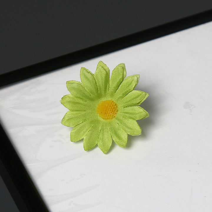 Elegant Fabric Daisy Flower Brooch for Decorative Wear