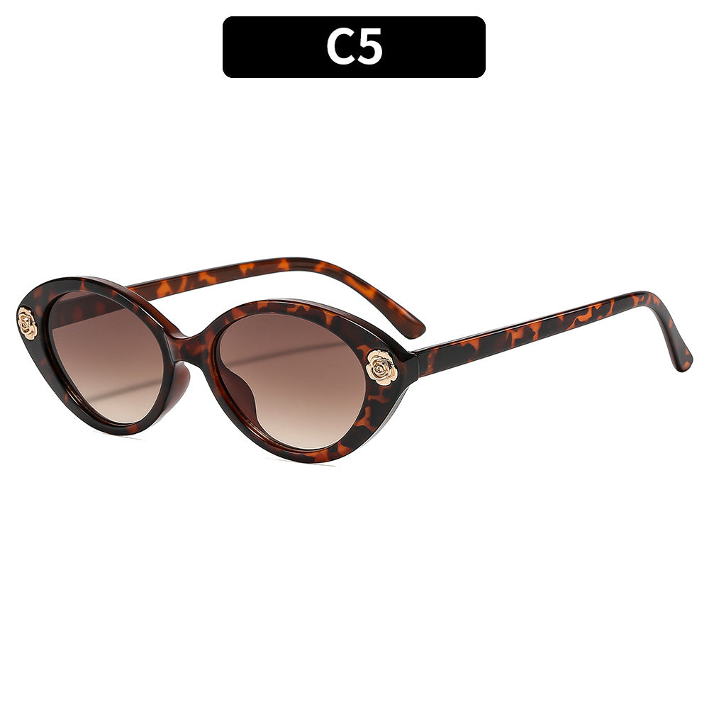 Elegant Vintage-Inspired Oval Frame Sunglasses