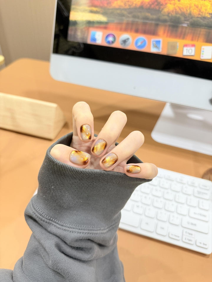Artificial nails with noble metallic design Kalsten