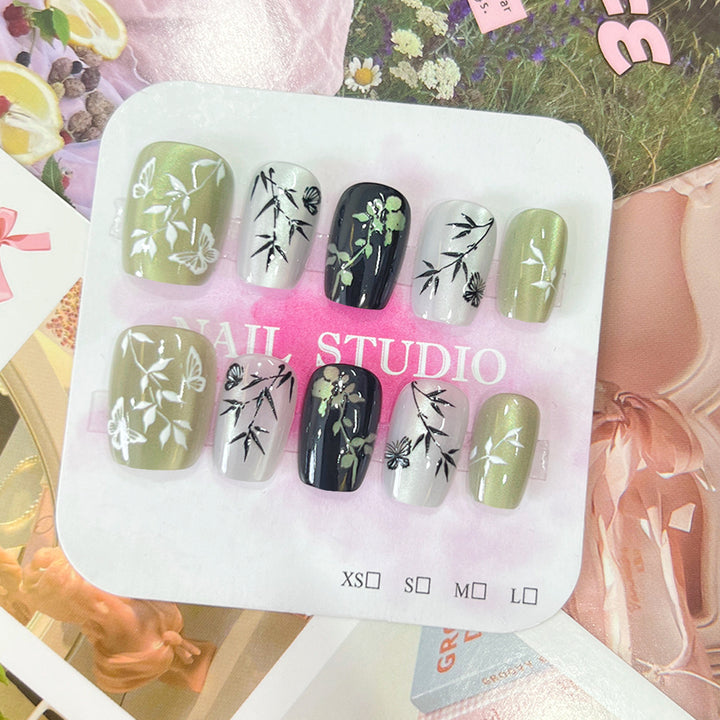 Artistic Artificial Nail Tips with Floral Designs Kalsten