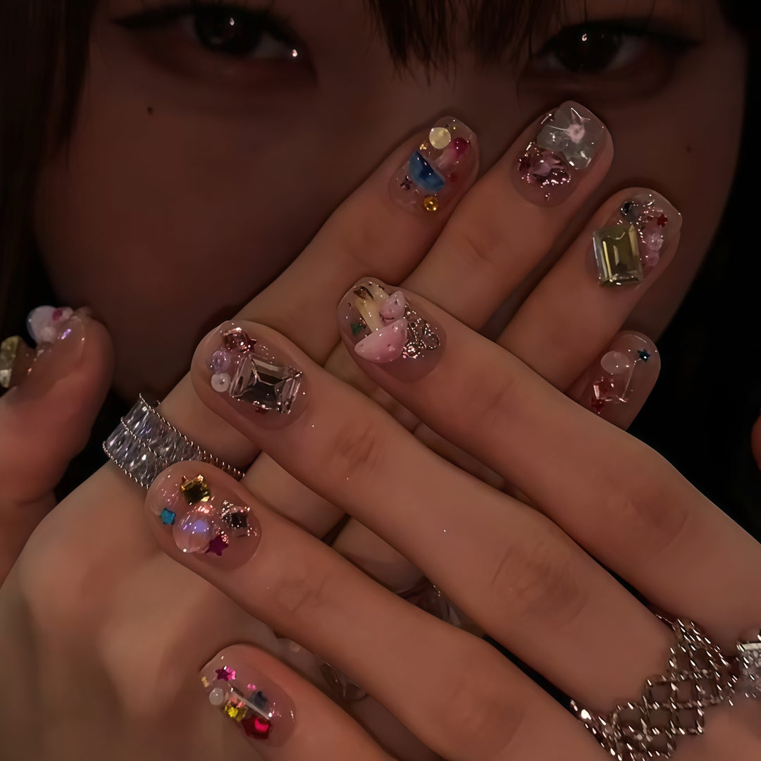 Artificial nails with sparkling crystal accents Kalsten