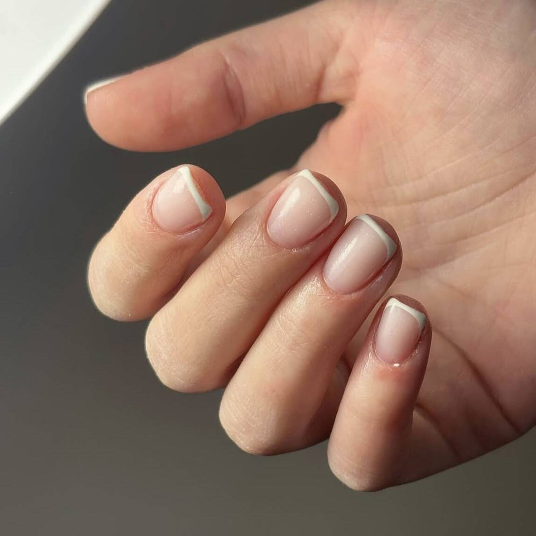 French Tip Press-On Nail Art Kalsten