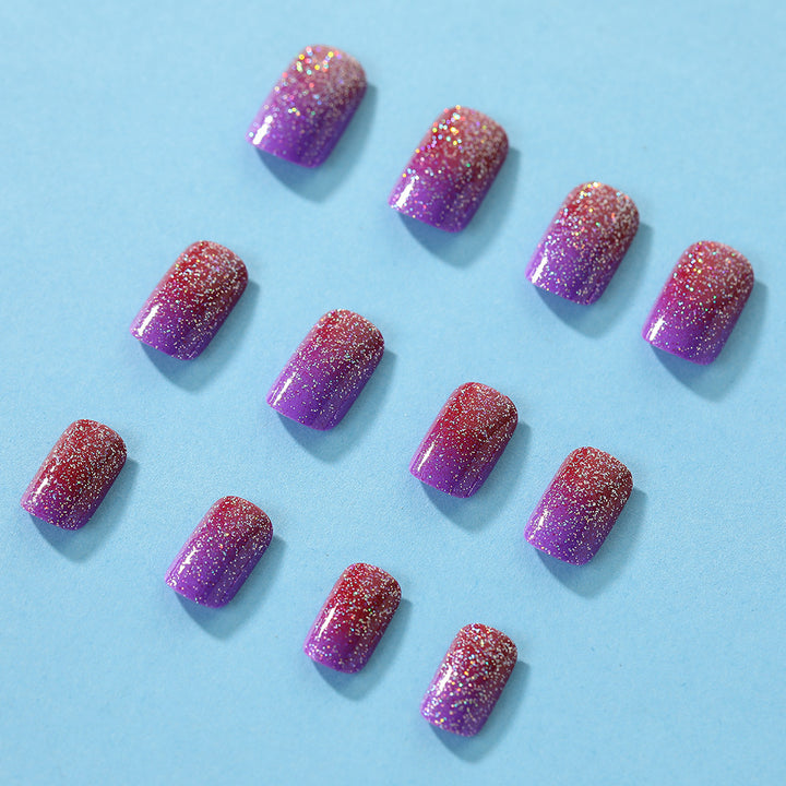 Glittering artificial nails with gradient Kalsten