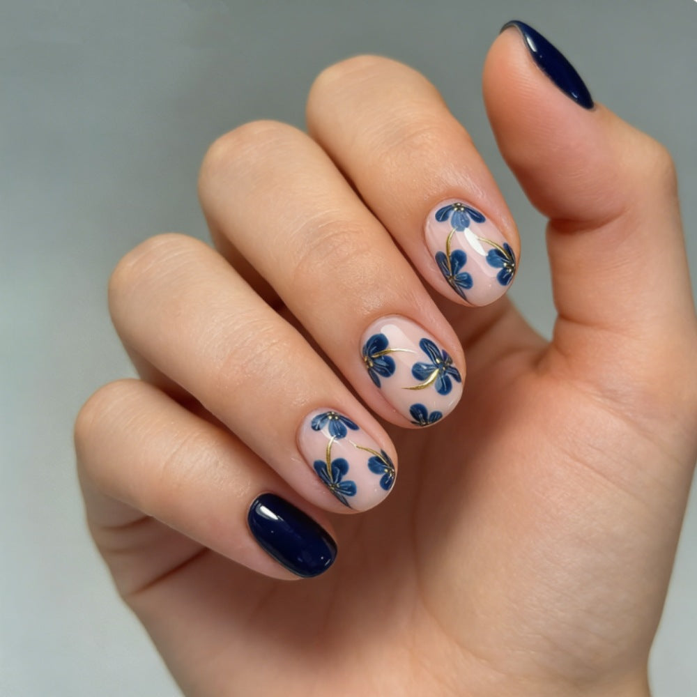 Artificial nails with floral design and elegant shine Kalsten