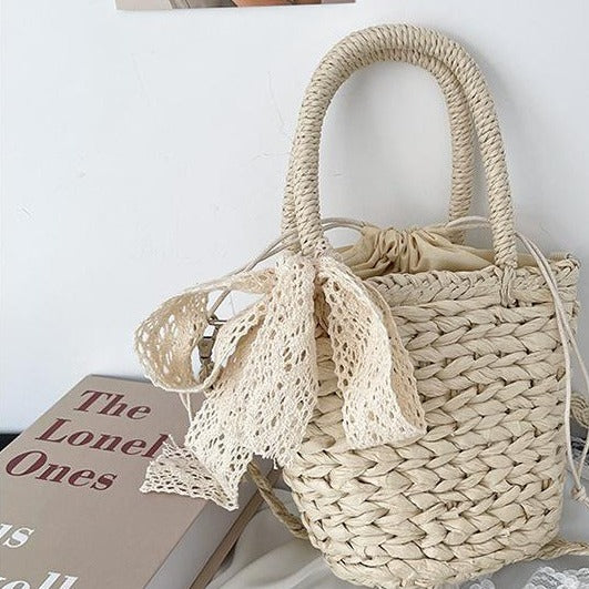 Trendy basket bag with lace application Kalsten