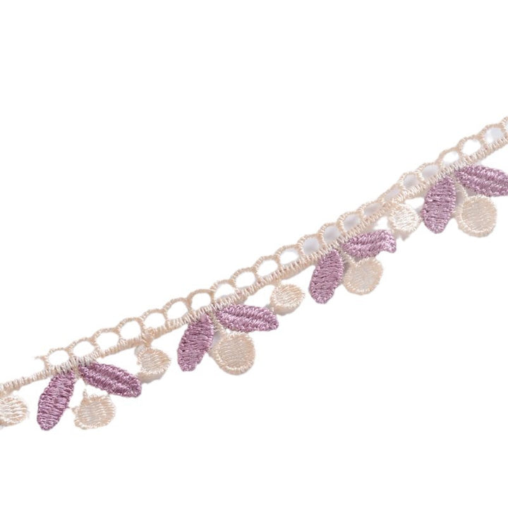 Delicate lace trim Kalsten