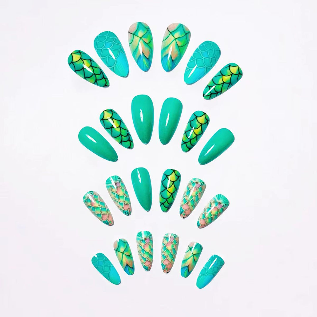 Artificial nails with scale pattern Kalsten