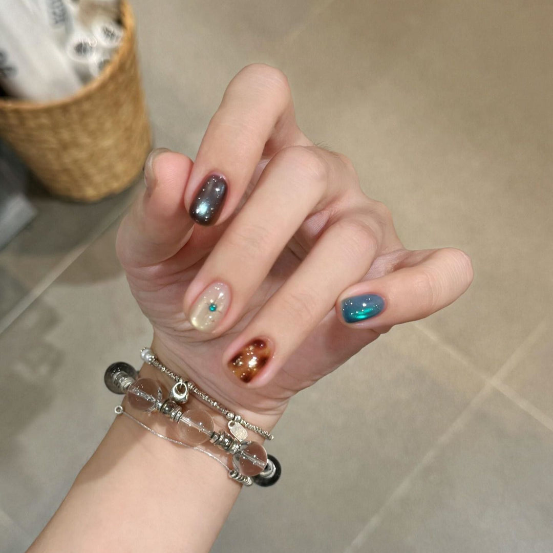 Artificial nails with shimmering effect Kalsten