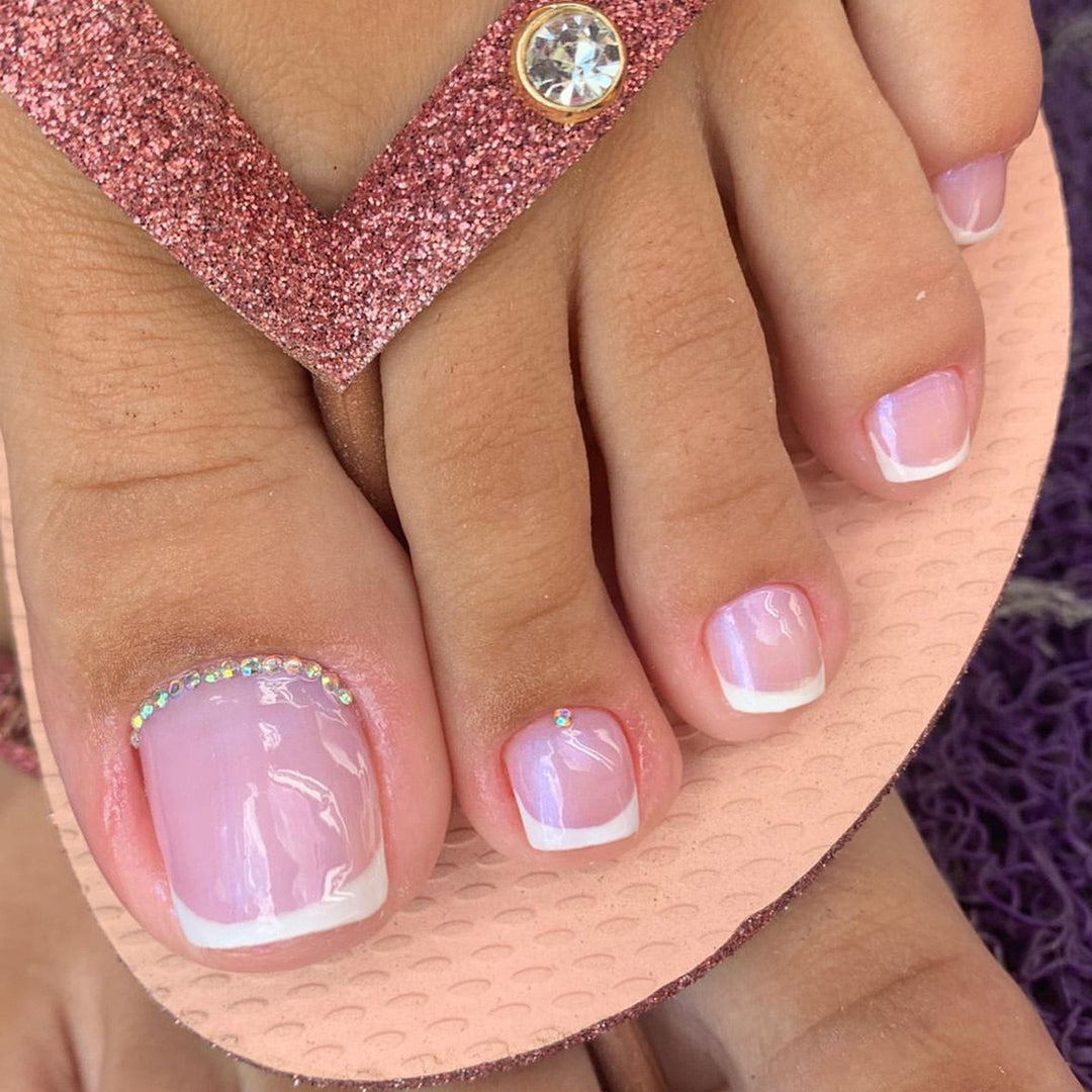 Glamorous Flip-Flops with Rhinestone Decorations Kalsten