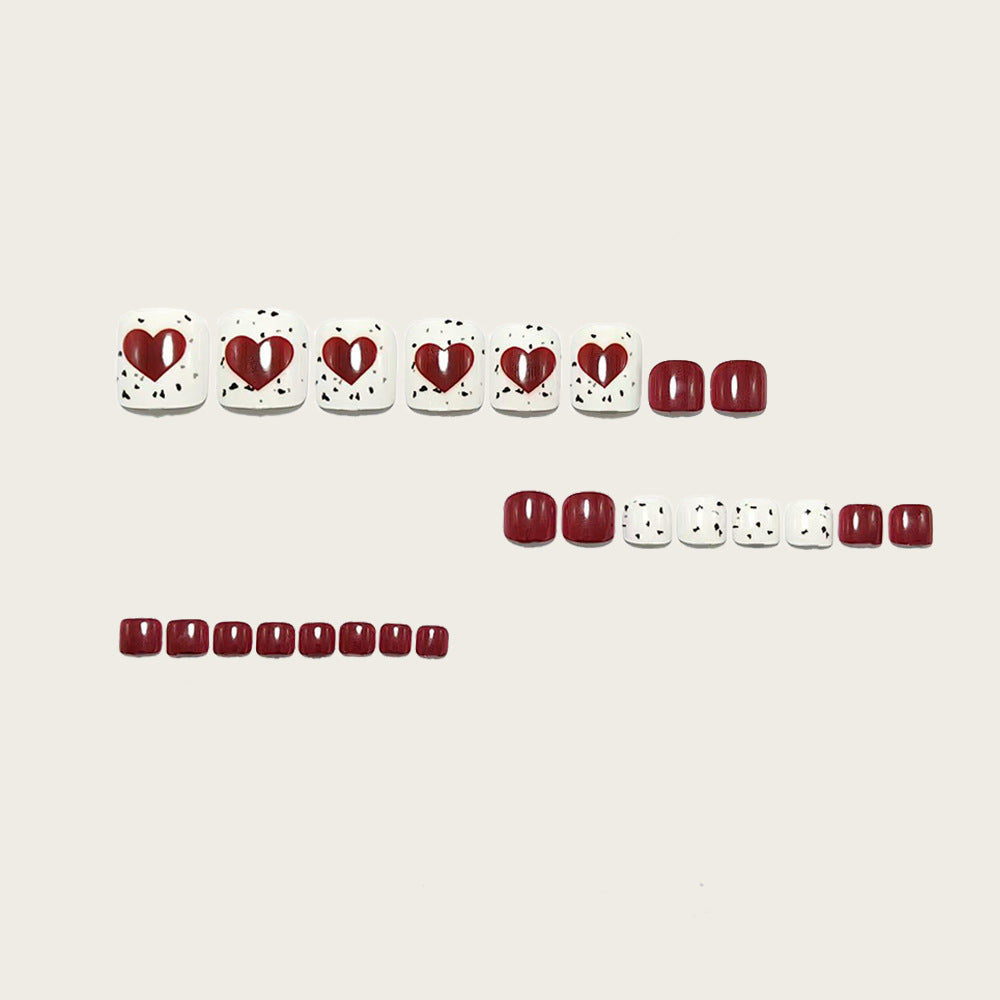 Artificial nails in romantic heart design Kalsten