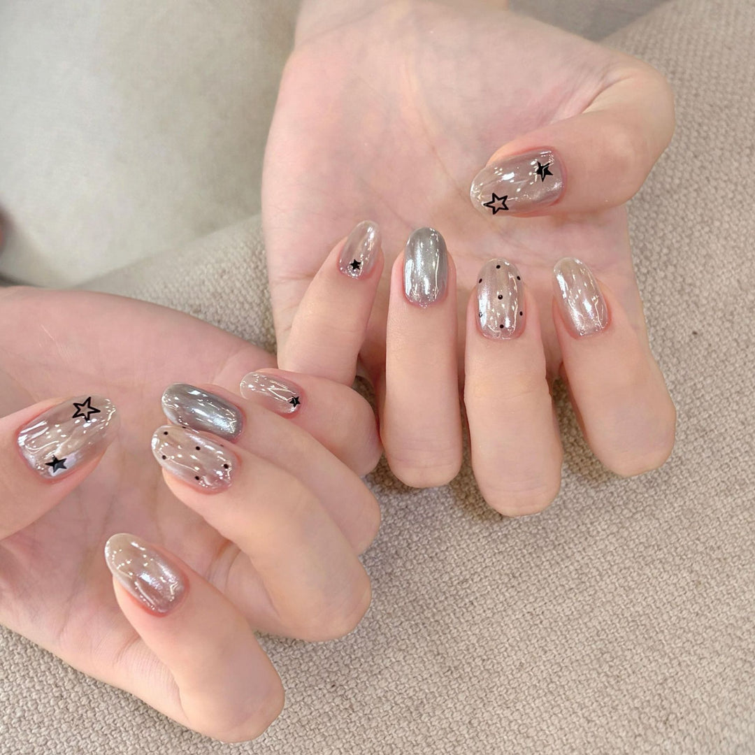 Artificial nails with creative star designs Kalsten