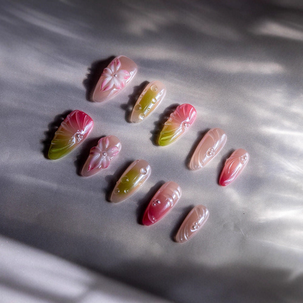 Floral Themed Decorative Press-On Nail Set