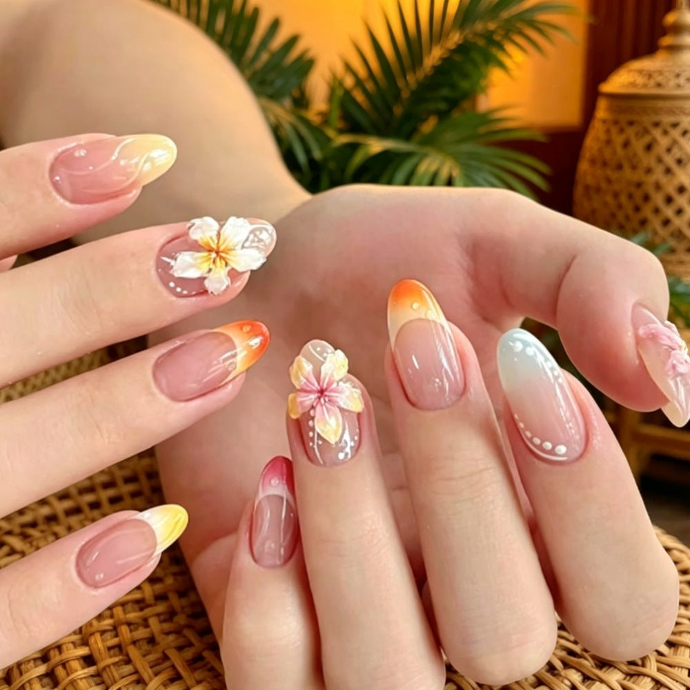 Creative Nail Art with Floral Details Kalsten