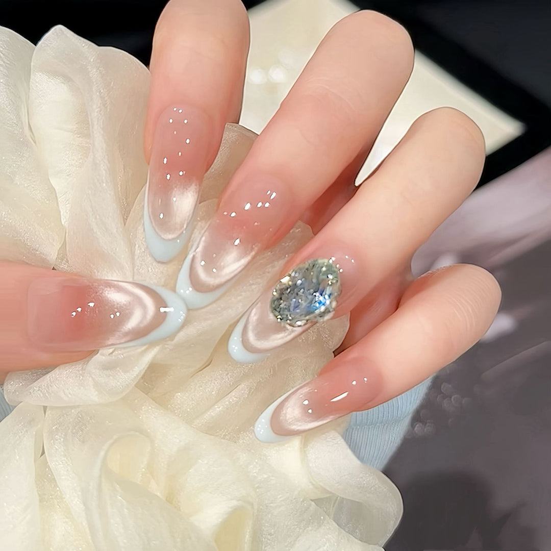 Artificial nails with glamorous accents Kalsten