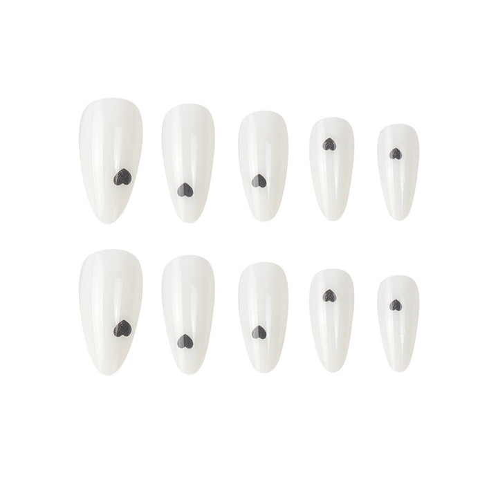 Heart-Themed Press-On Nail Art Kalsten