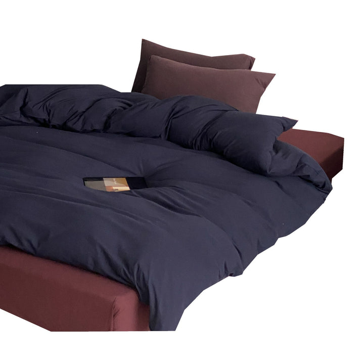 All-season quilt and fitted sheet set made of breathable microfiber