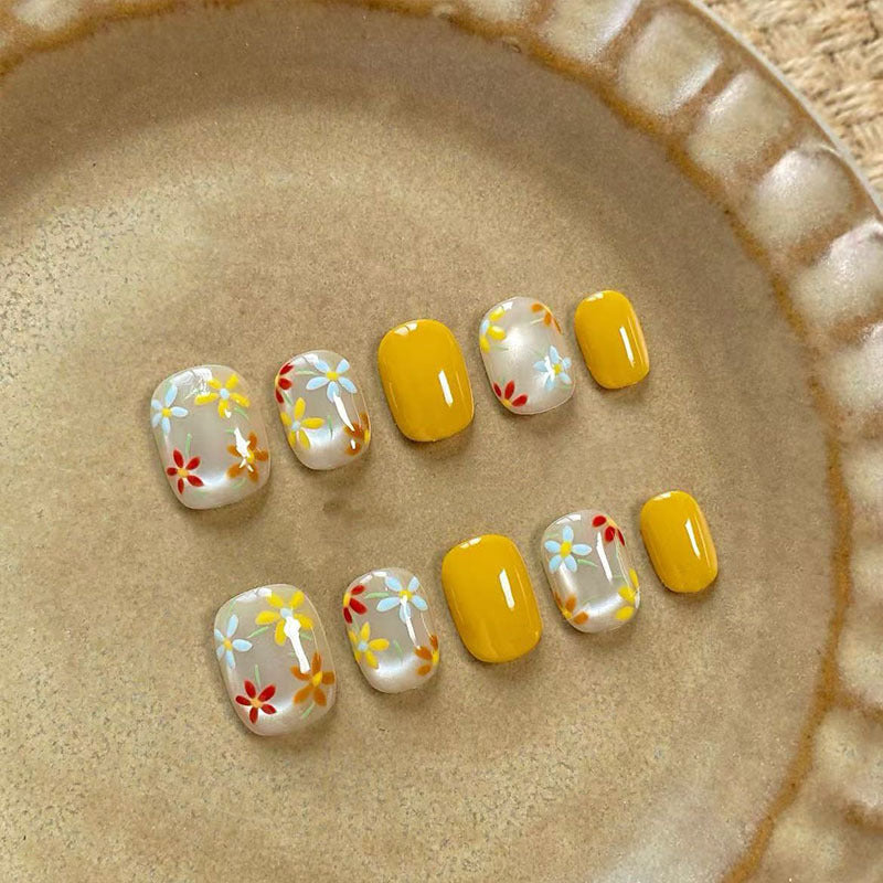 Cute Character Press-On Nail Art Set Kalsten